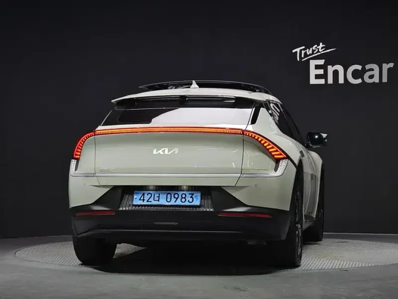2022 Kia EV6 с пробегом 70 302 км