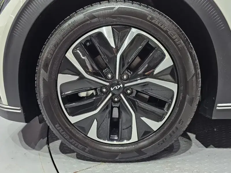 2022 Kia EV6 с пробегом 70 302 км
