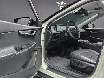 2022 Kia EV6 с пробегом 70 302 км
