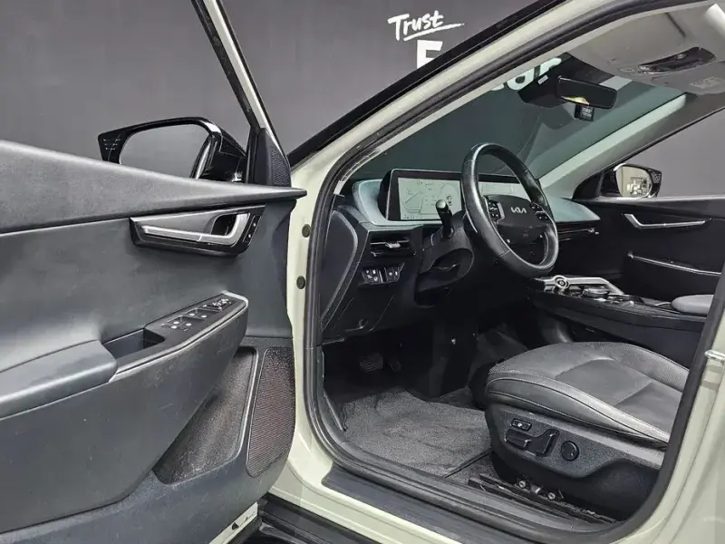 2022 Kia EV6 с пробегом 70 302 км