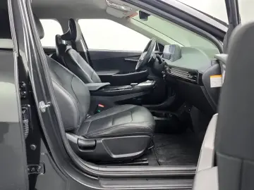 2023 Kia EV6 с пробегом 54 477 км