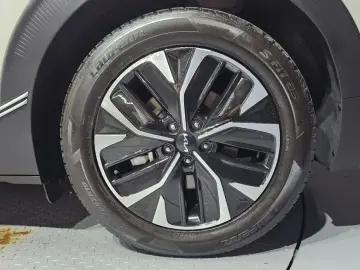 2022 Kia EV6 с пробегом 70 302 км