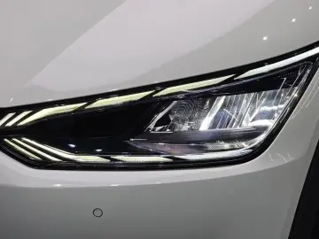 2022 Kia EV6 с пробегом 70 302 км