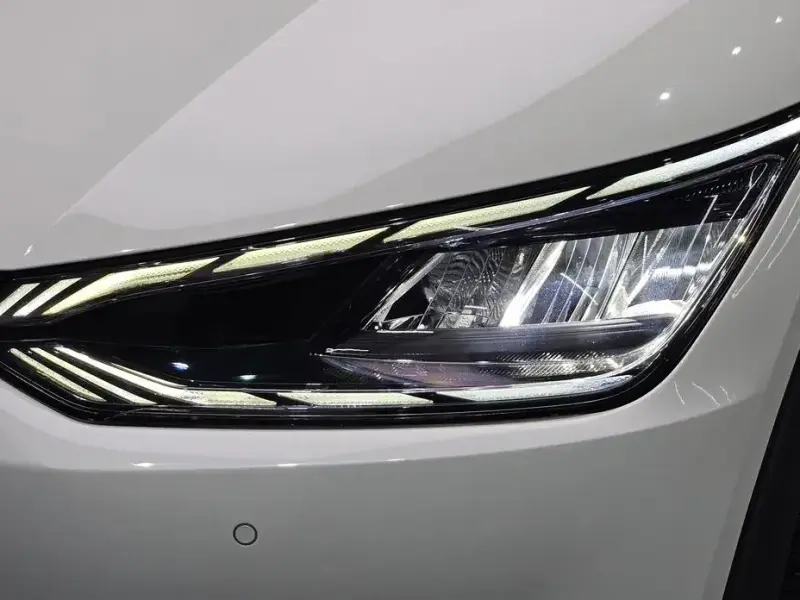 2022 Kia EV6 с пробегом 70 302 км