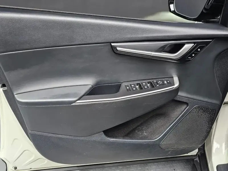 2022 Kia EV6 с пробегом 70 302 км