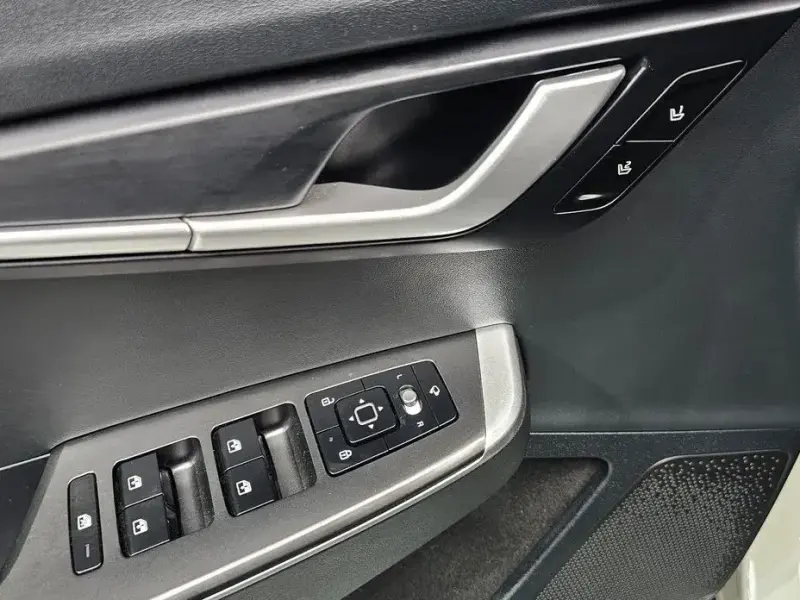 2022 Kia EV6 с пробегом 70 302 км