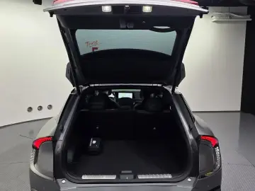 2024 Kia EV6 с пробегом 56 107 км