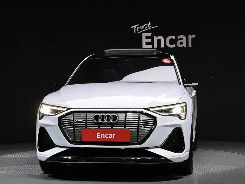 2021 Audi e-tron с пробегом 129 194 км