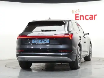 2020 Audi e-tron с пробегом 46 970 км