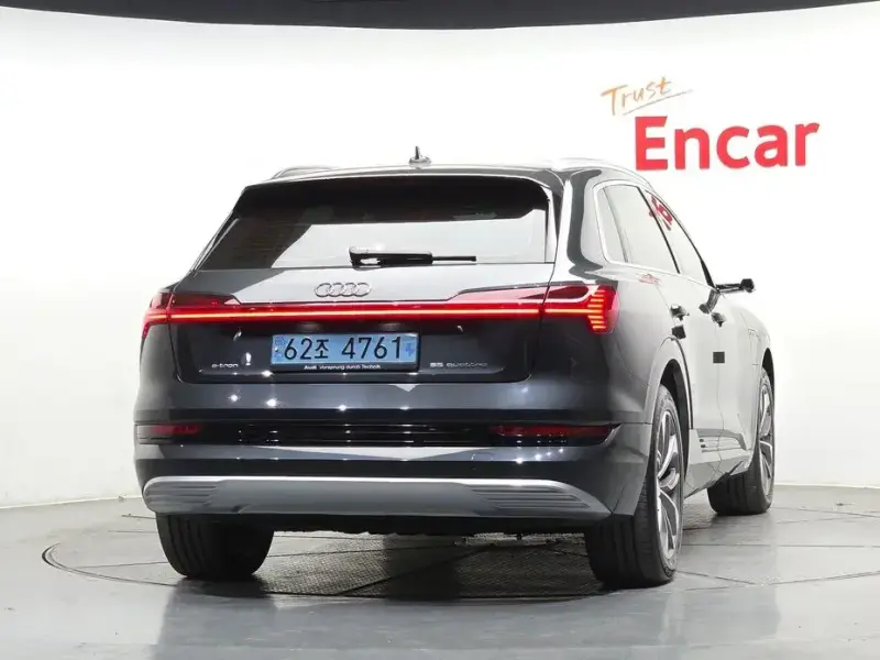 2020 Audi e-tron с пробегом 46 970 км