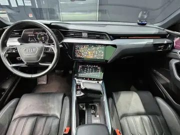 2021 Audi e-tron с пробегом 129 194 км
