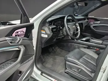 2021 Audi e-tron с пробегом 129 194 км