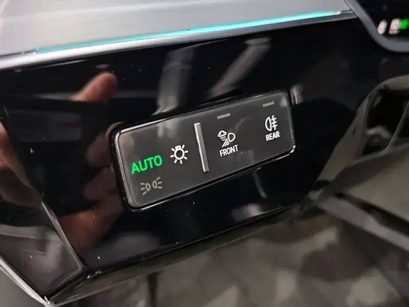 2021 Audi e-tron с пробегом 129 194 км