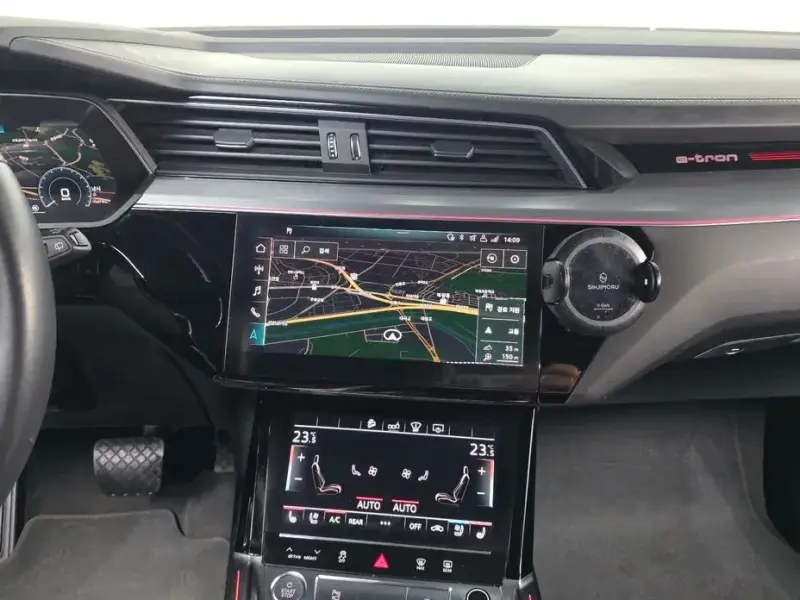 2020 Audi e-tron с пробегом 46 970 км