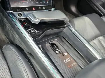 2021 Audi e-tron с пробегом 129 194 км