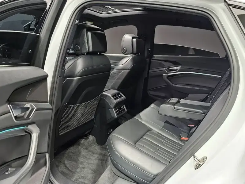 2021 Audi e-tron с пробегом 129 194 км