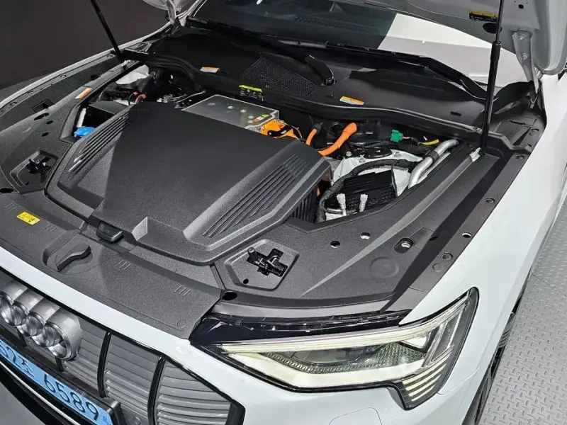 2021 Audi e-tron с пробегом 129 194 км
