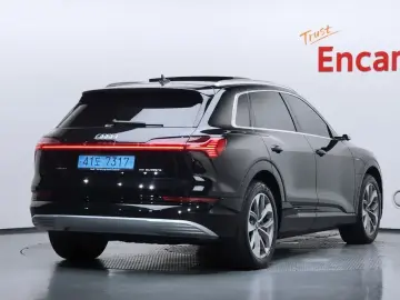 2023 Audi e-tron с пробегом 13 356 км