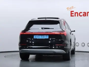 2023 Audi e-tron с пробегом 13 356 км