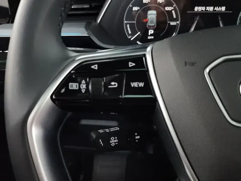 2023 Audi e-tron с пробегом 13 356 км