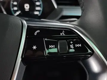 2023 Audi e-tron с пробегом 13 356 км