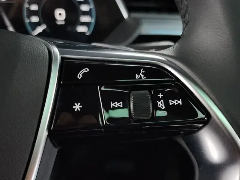 2023 Audi e-tron с пробегом 13 356 км