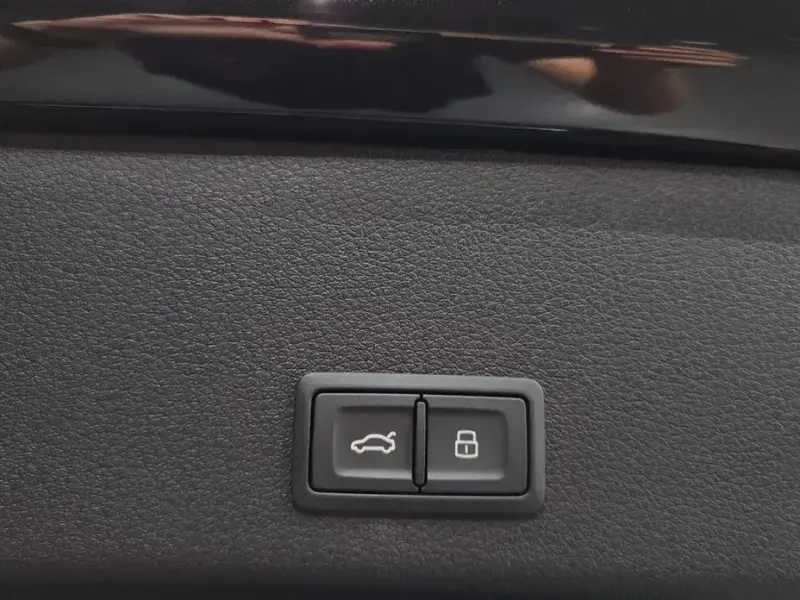 2023 Audi e-tron с пробегом 13 356 км