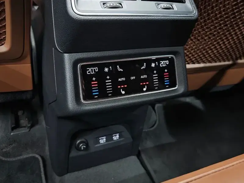2020 Audi e-tron с пробегом 65 403 км