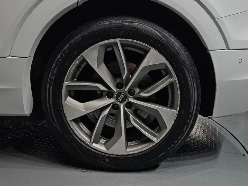 2020 Audi e-tron с пробегом 65 403 км