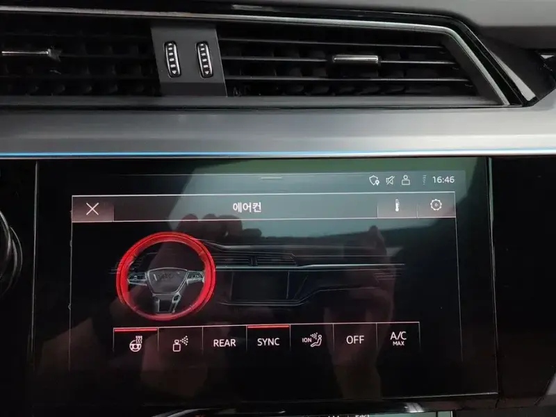 2023 Audi e-tron с пробегом 13 356 км