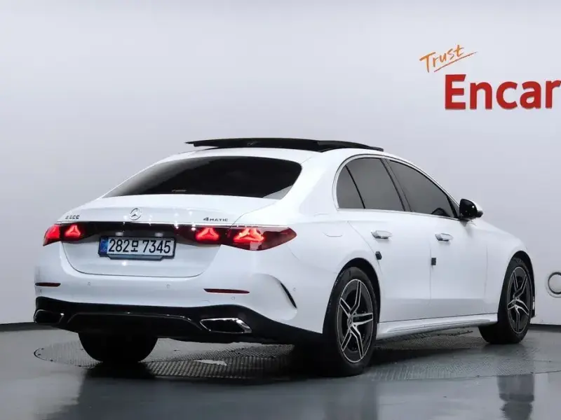 2025 Mercedes-Benz E-Класс с пробегом 12 238 км