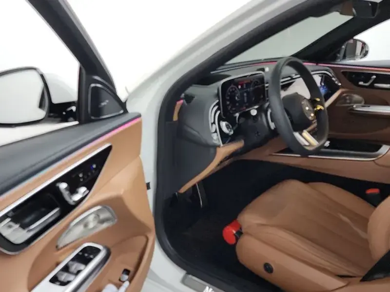 2025 Mercedes-Benz E-Класс с пробегом 12 238 км
