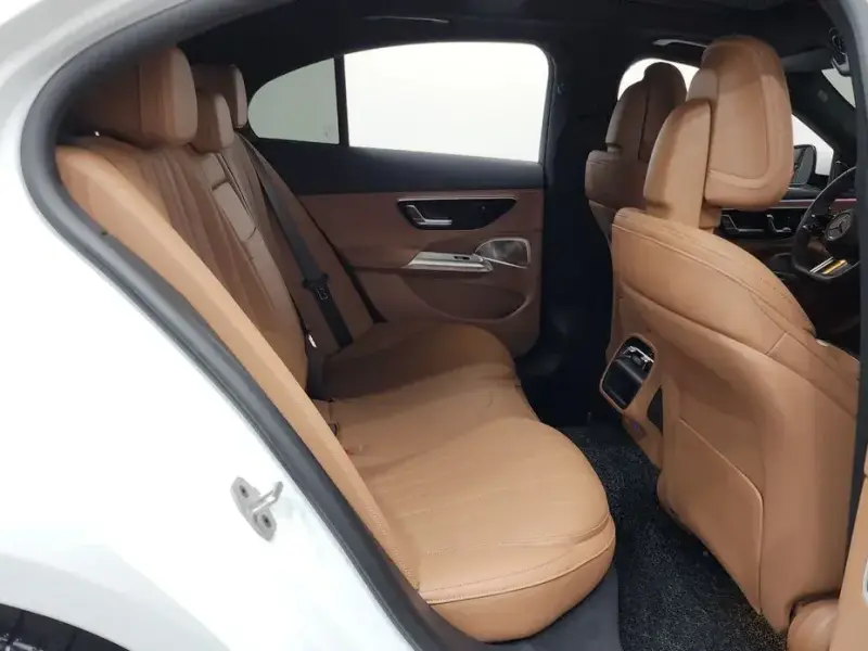 2025 Mercedes-Benz E-Класс с пробегом 12 238 км