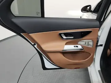 2025 Mercedes-Benz E-Класс с пробегом 12 238 км