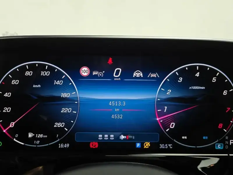 2026 Mercedes-Benz E-Класс с пробегом 4 532 км