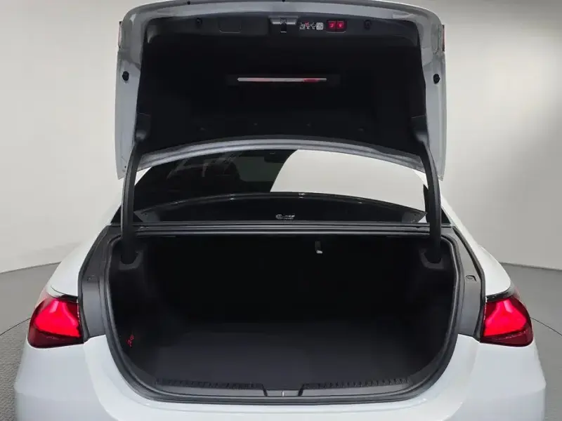 2026 Mercedes-Benz E-Класс с пробегом 4 532 км