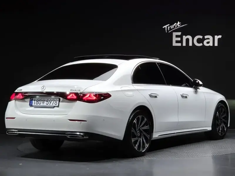 2025 Mercedes-Benz E-Класс с пробегом 4 373 км