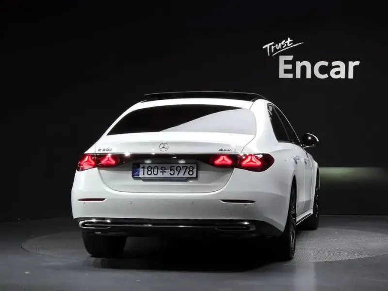2025 Mercedes-Benz E-Класс с пробегом 4 373 км