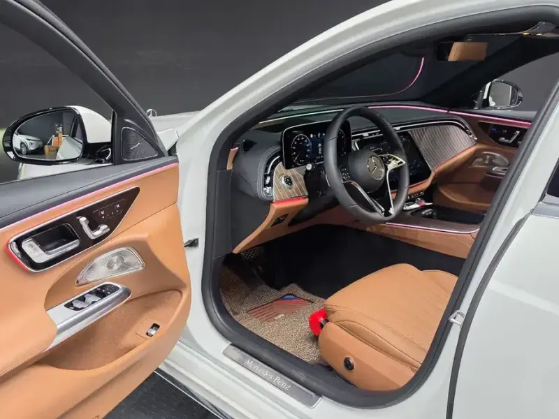 2025 Mercedes-Benz E-Класс с пробегом 4 373 км