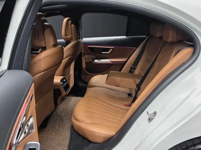 2025 Mercedes-Benz E-Класс с пробегом 4 373 км
