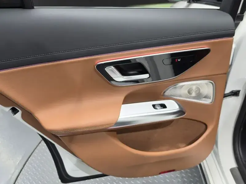2025 Mercedes-Benz E-Класс с пробегом 4 373 км