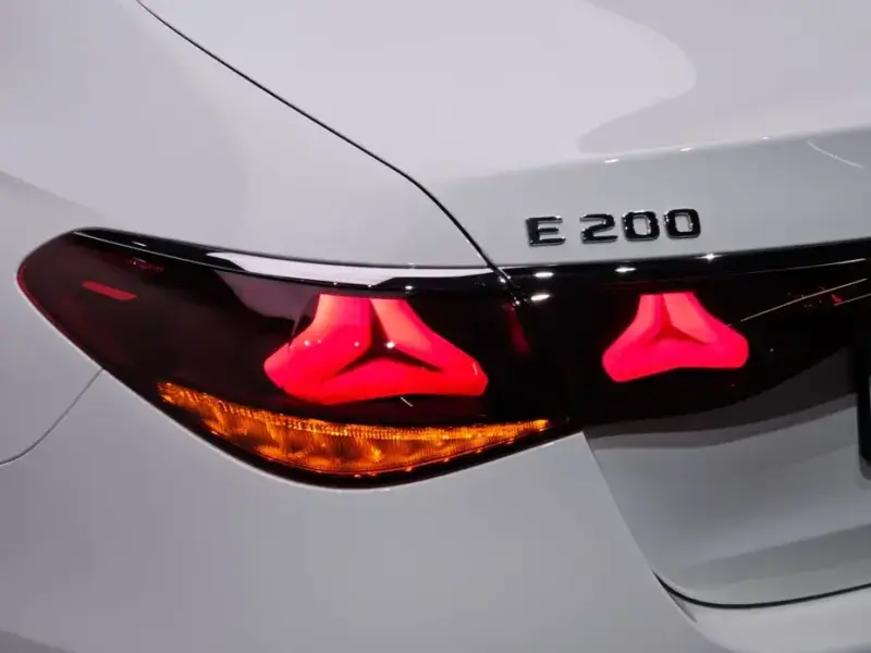 2025 Mercedes-Benz E-Класс с пробегом 9 717 км