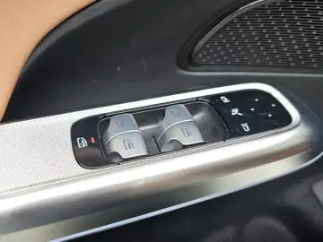 2025 Mercedes-Benz E-Класс с пробегом 9 717 км