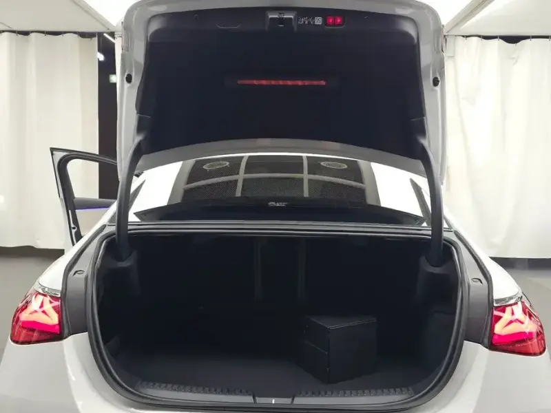 2026 Mercedes-Benz E-Класс с пробегом 14 397 км