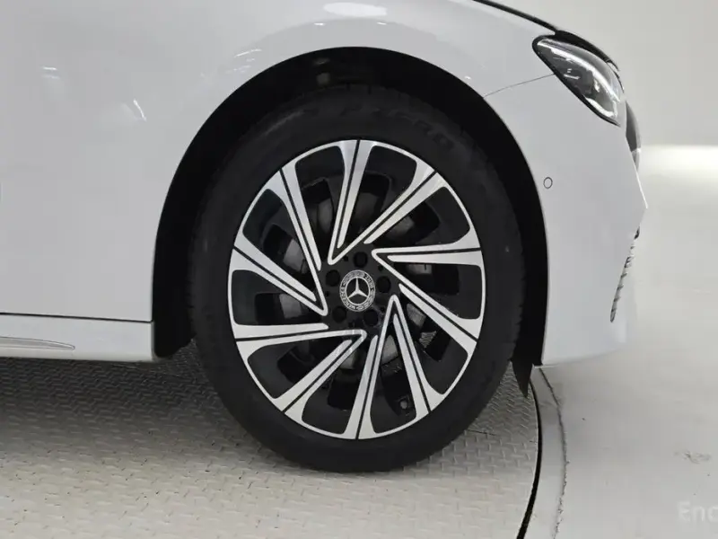 2025 Mercedes-Benz E-Класс с пробегом 6 777 км
