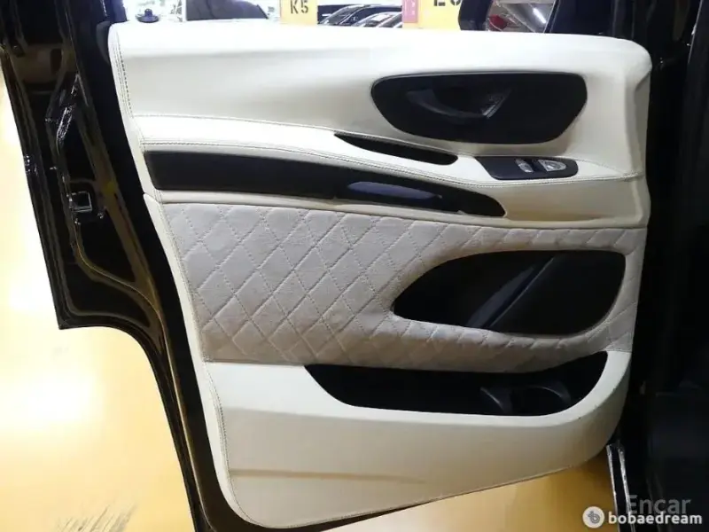 2020 Mercedes-Benz V-Класс с пробегом 30 652 км