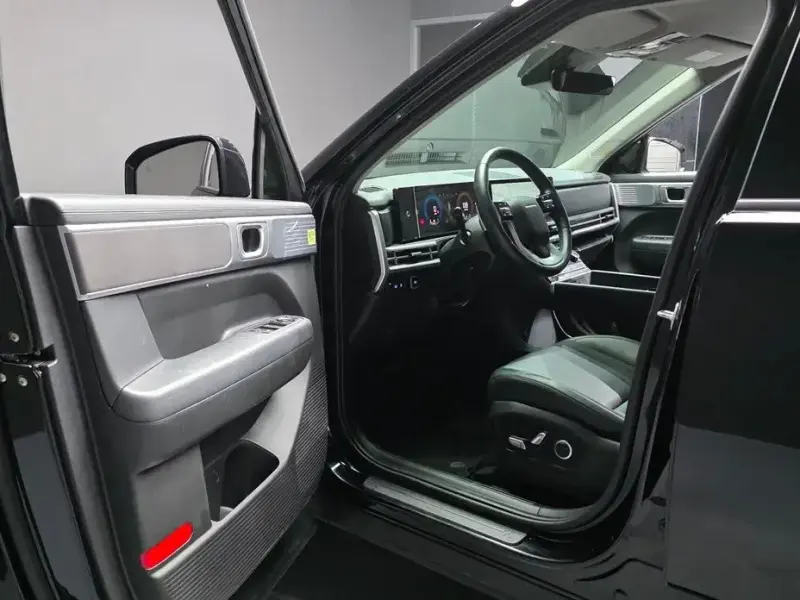 2025 Hyundai Santa Fe с пробегом 21 005 км
