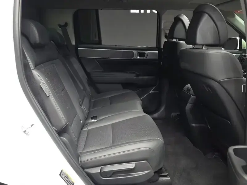 2024 Hyundai Santa Fe с пробегом 9 046 км