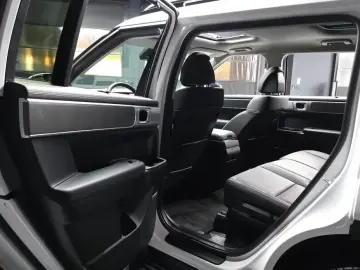 2024 Hyundai Santa Fe с пробегом 9 046 км