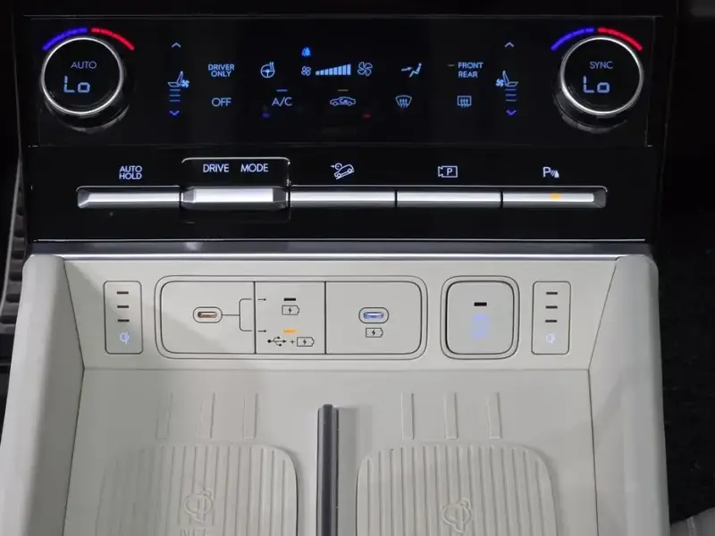 2024 Hyundai Santa Fe с пробегом 32 504 км